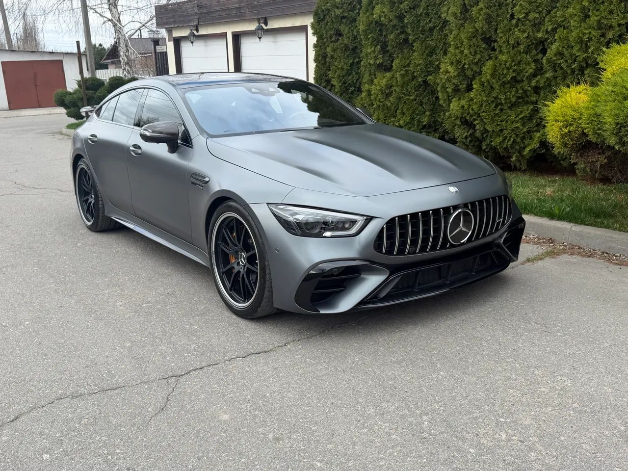 Mercedes-Benz AMG GT - фото 1