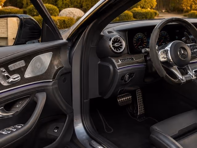 Mercedes-Benz AMG GT - фото 5
