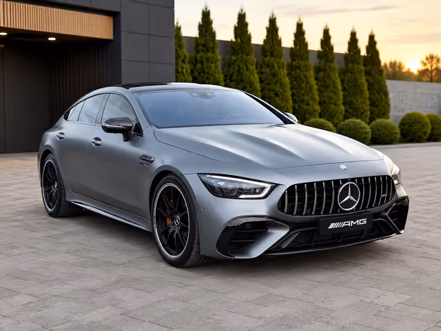 Mercedes-Benz AMG GT - фото 1