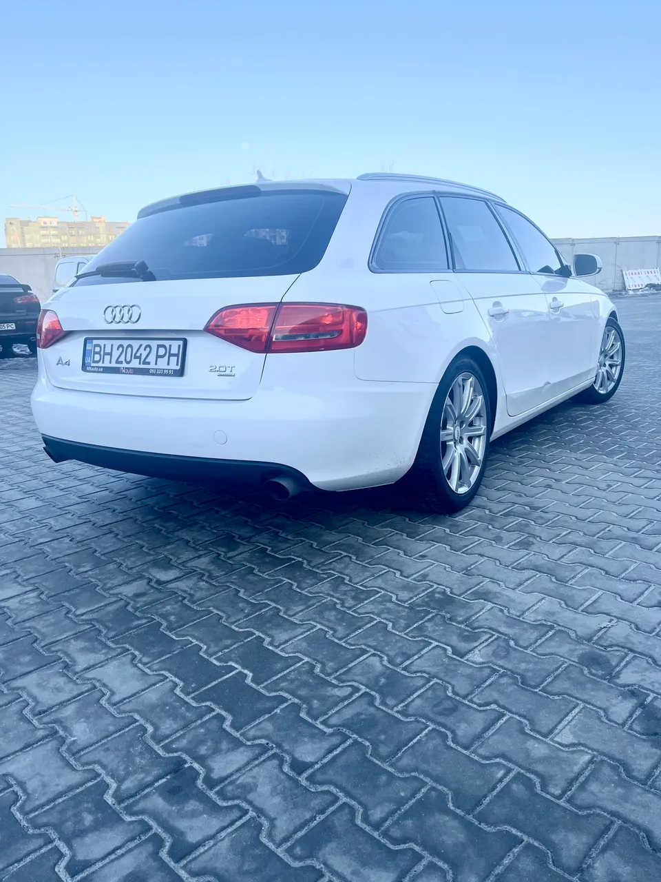 Audi A4 - фото 6