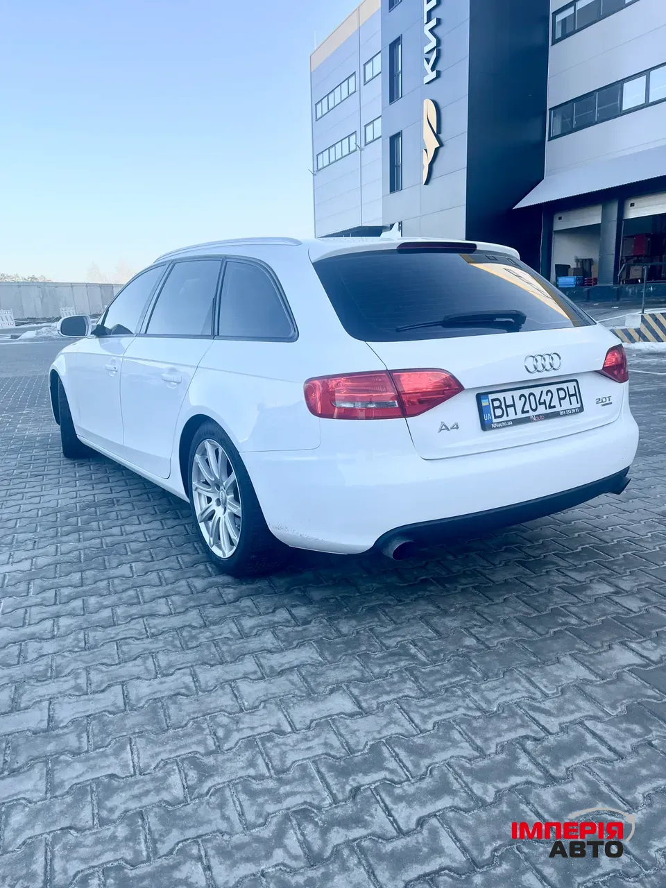 Audi A4 - фото 7