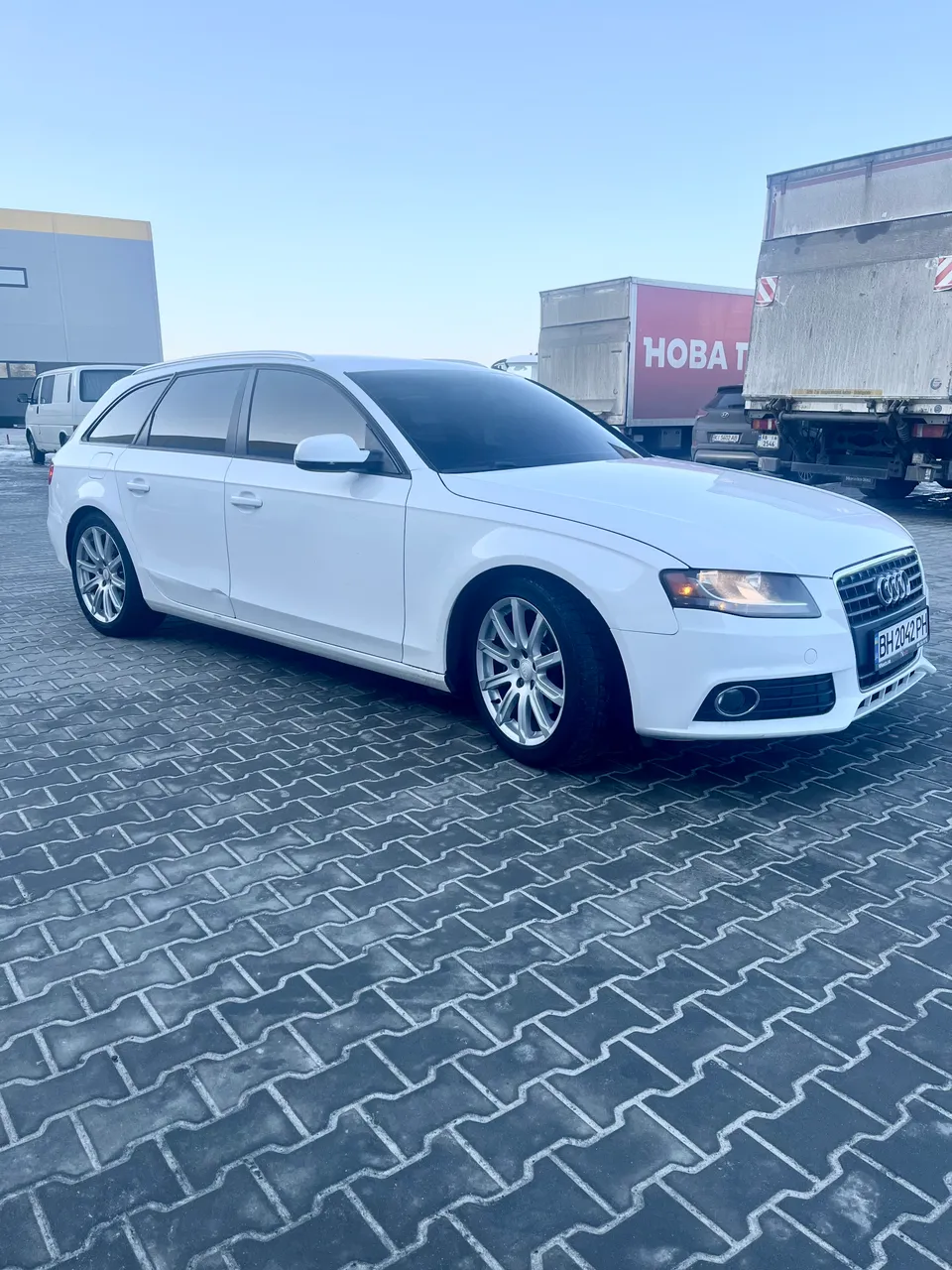 Audi A4 - фото 4