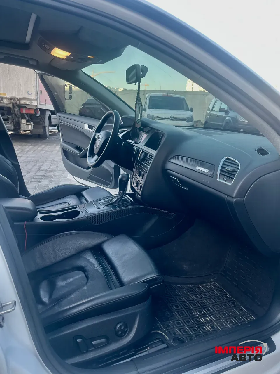 Audi A4 - фото 15