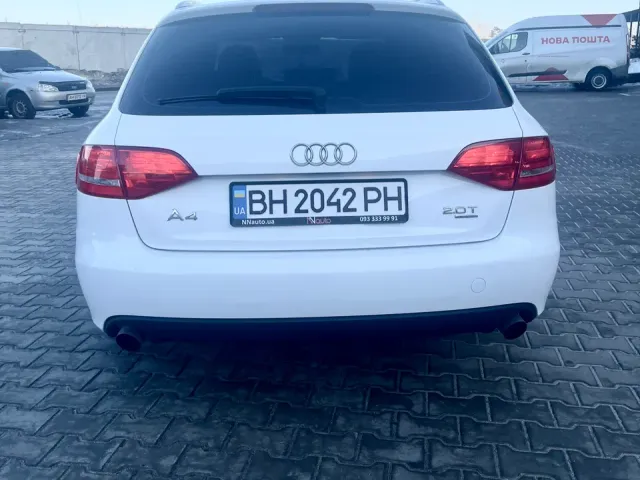 Audi A4 - фото 5