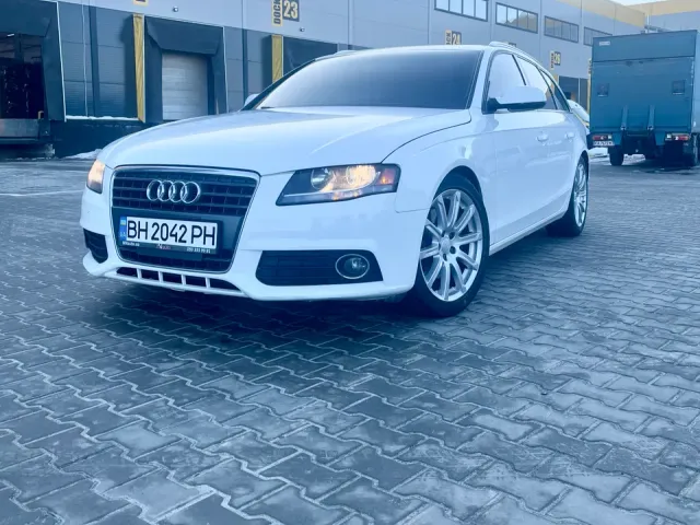 Audi A4 - фото 1