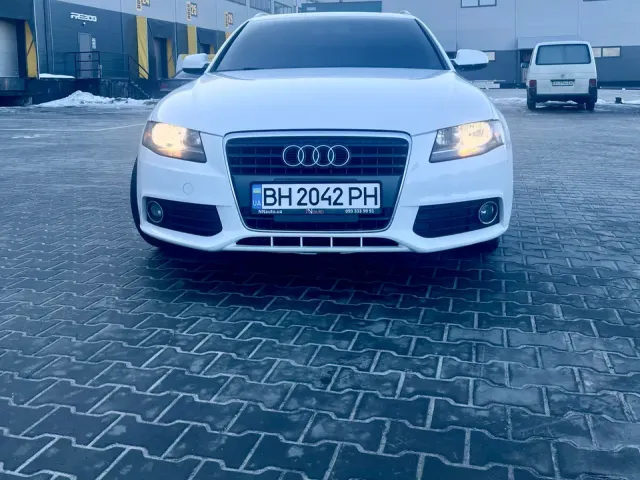 Audi A4 - фото 2