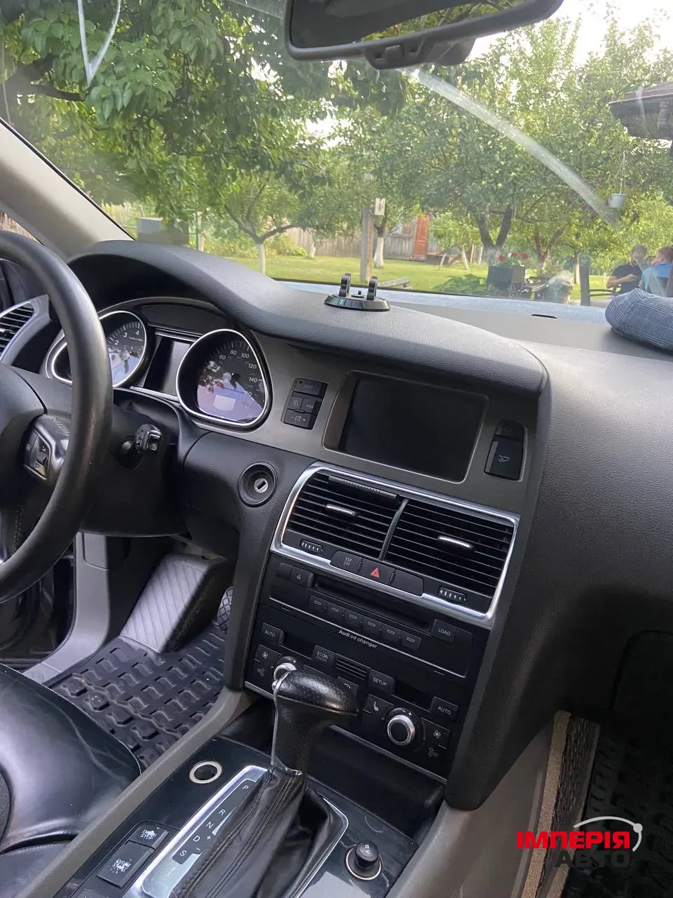 Audi Q7 - фото 11