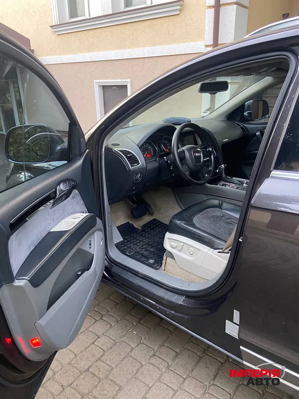Audi Q7 - фото 8