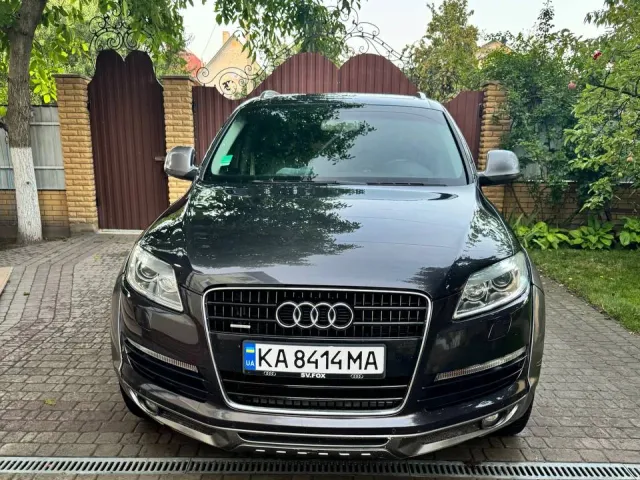 Audi Q7 - фото 2