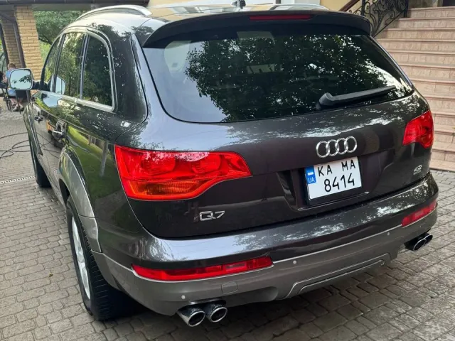 Audi Q7 - фото 5