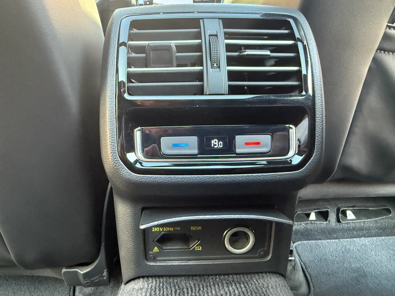 Volkswagen Passat - фото 17