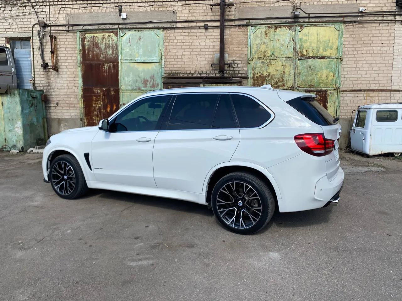BMW X5 - фото 13