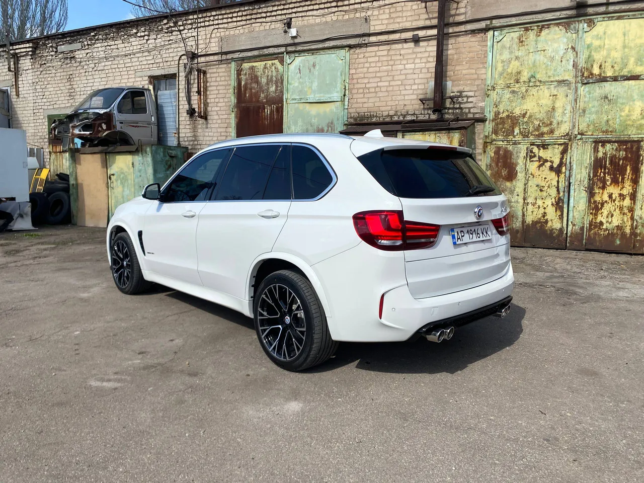 BMW X5 - фото 10