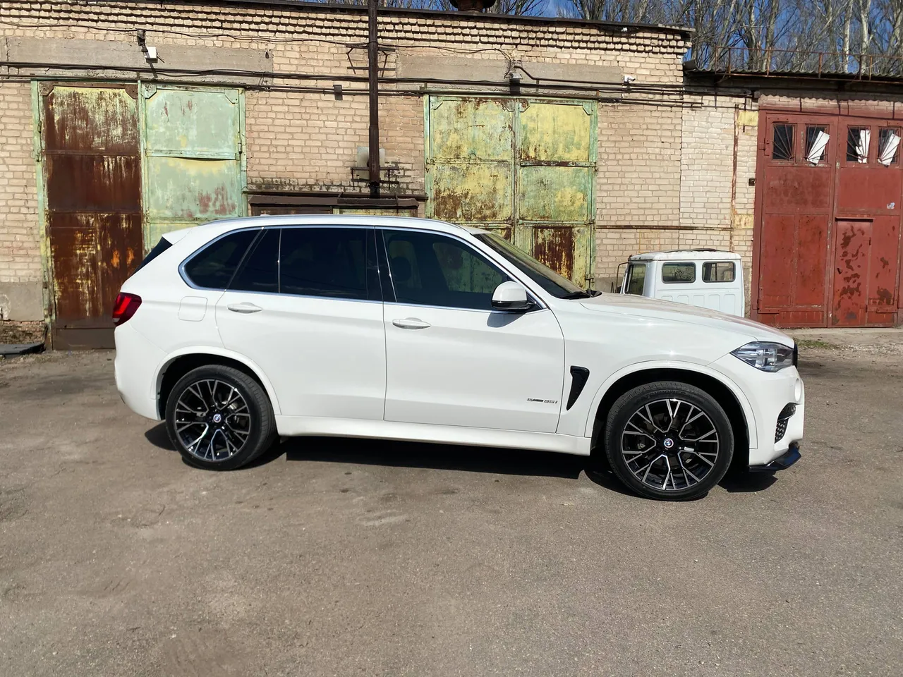 BMW X5 - фото 7