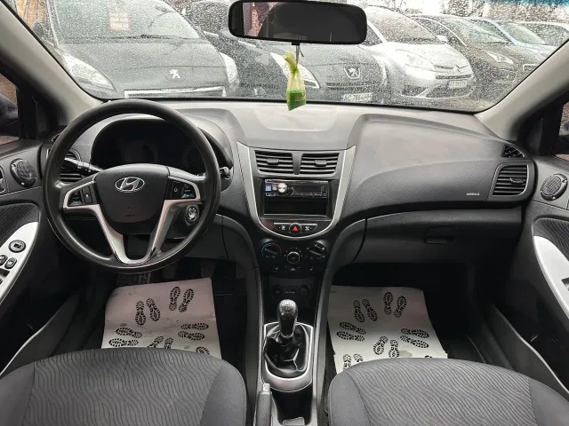 Hyundai Accent - фото 5