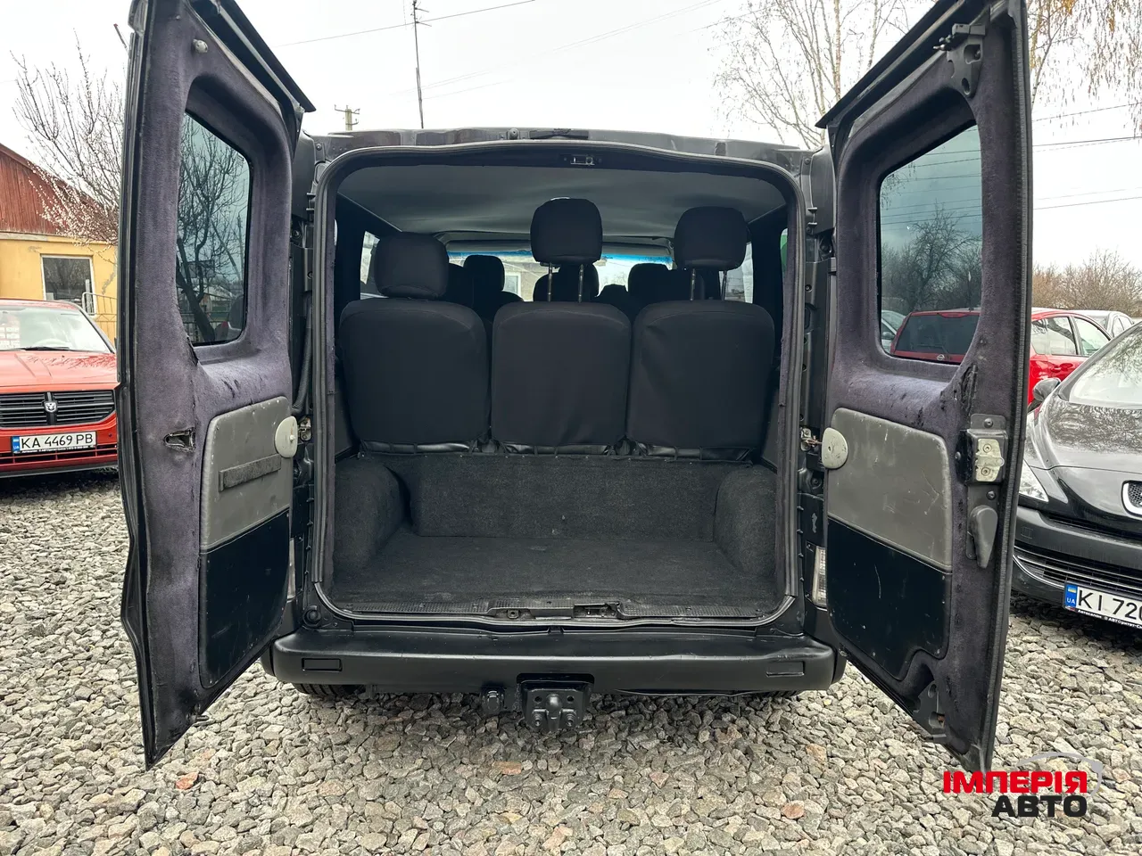 Renault Trafic - фото 10