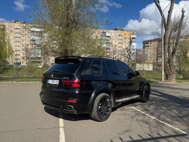 BMW X5 - фото 2