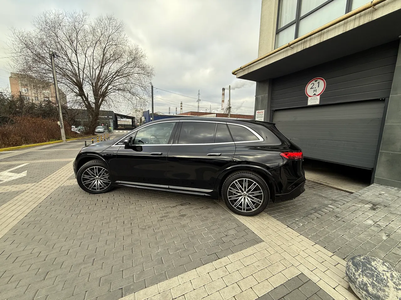 Mercedes-Benz EQS SUV - фото 8