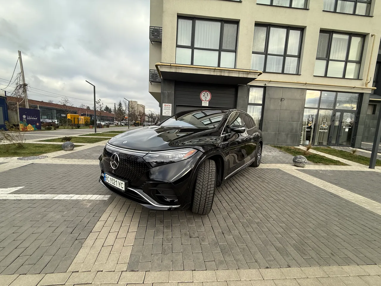 Mercedes-Benz EQS SUV - фото 2