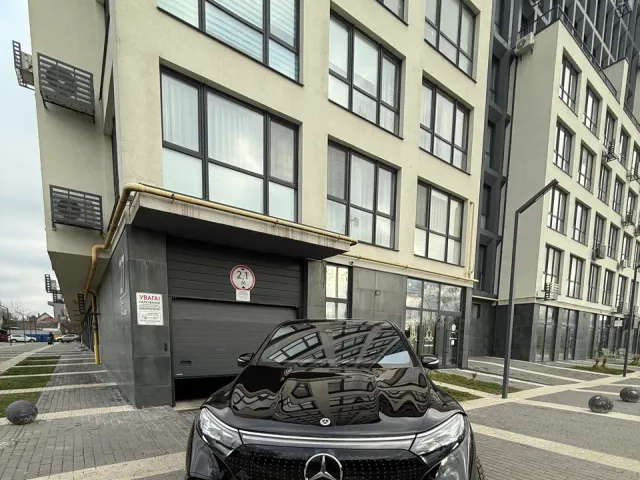 Mercedes-Benz EQS SUV - фото 3