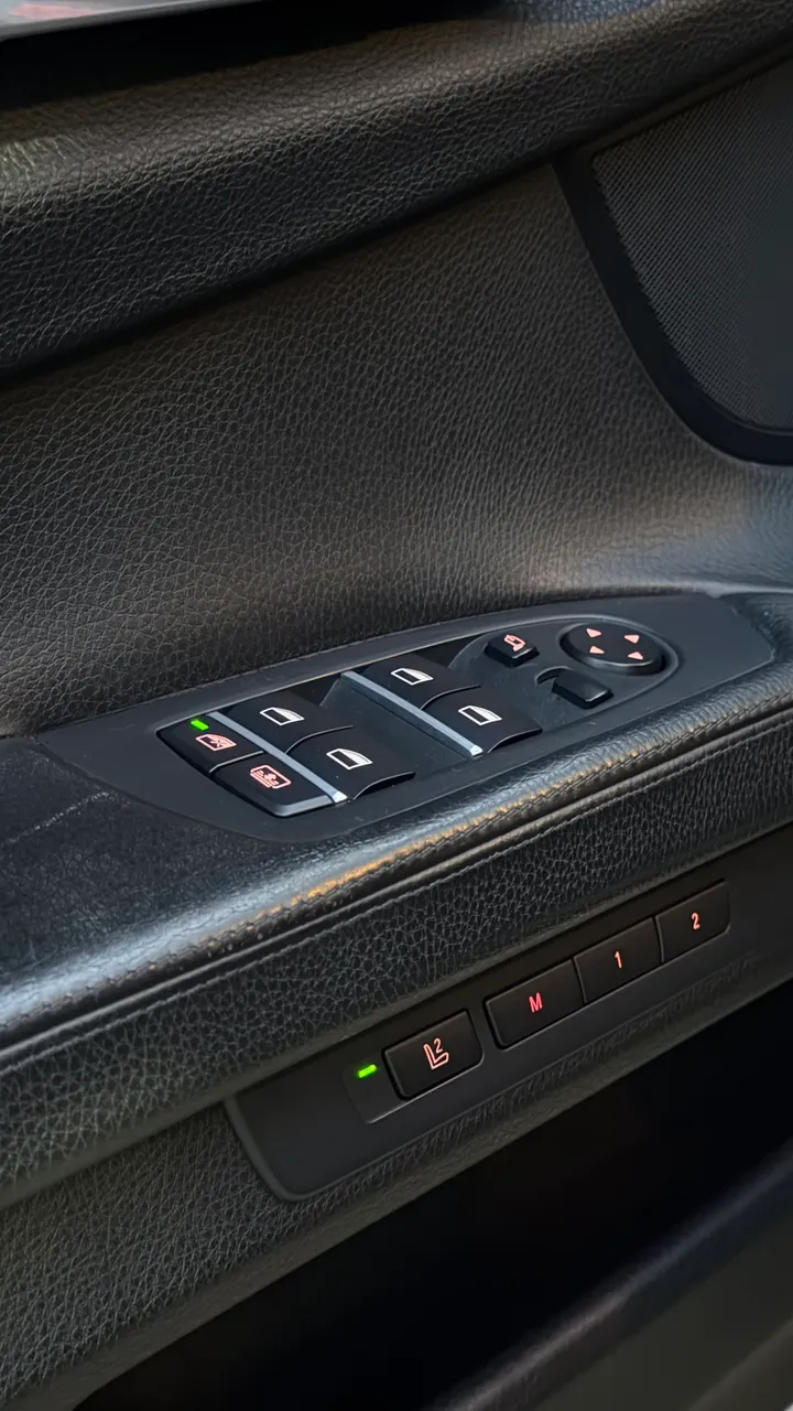 BMW 7 серії - фото 18