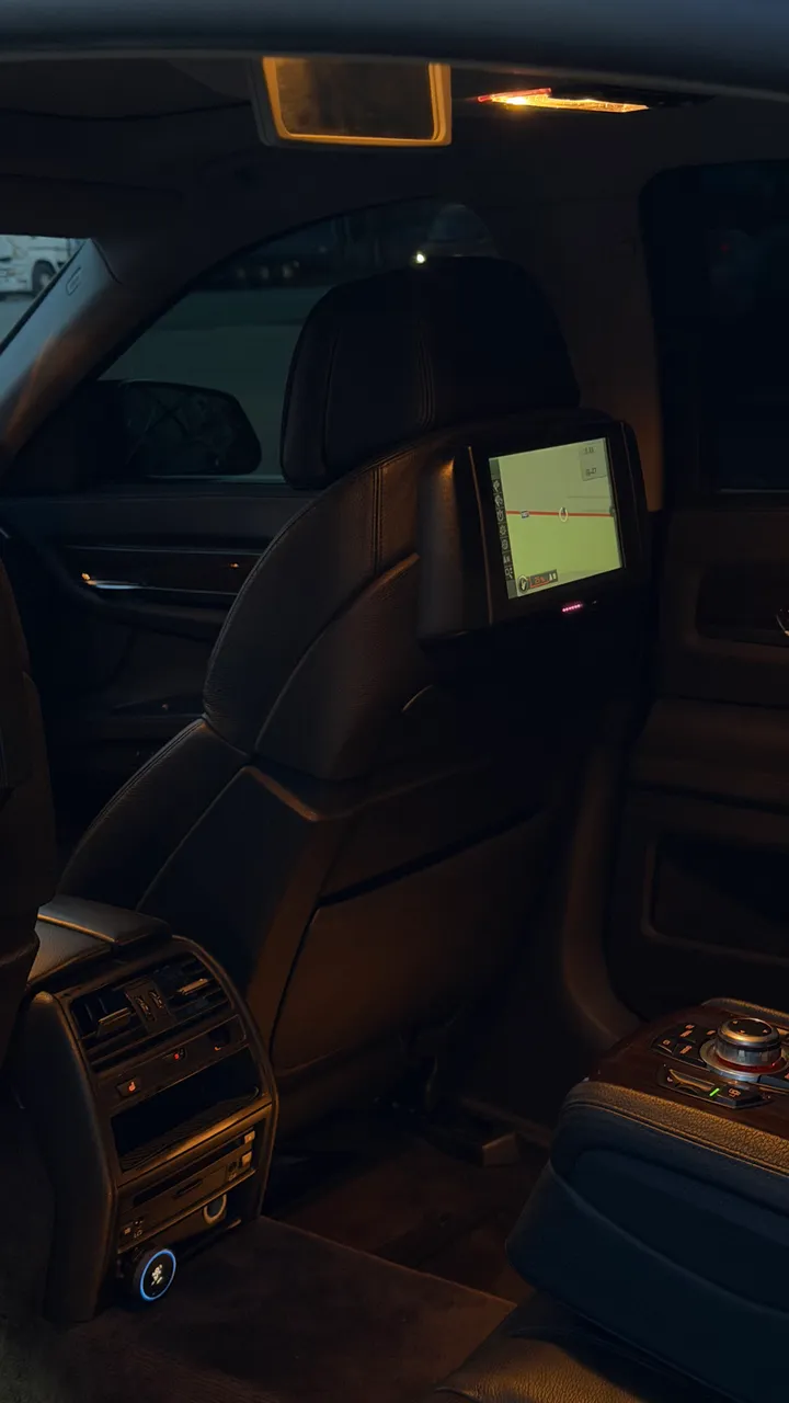 BMW 7 серії - фото 15