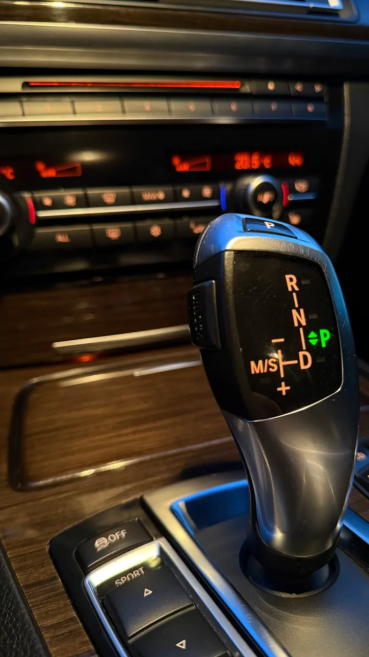 BMW 7 серії - фото 20