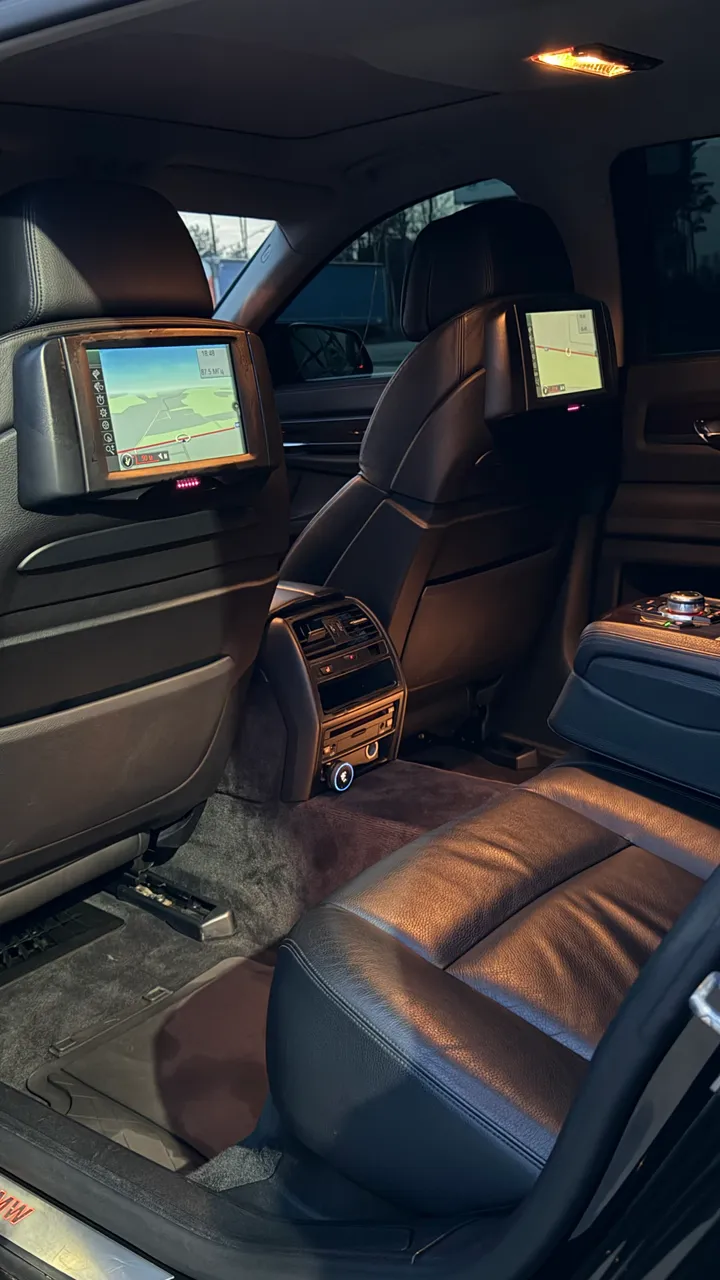 BMW 7 серії - фото 12