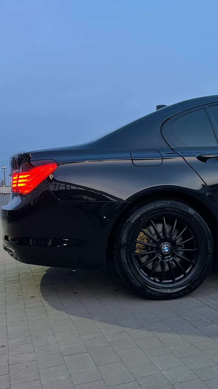 BMW 7 серії - фото 6