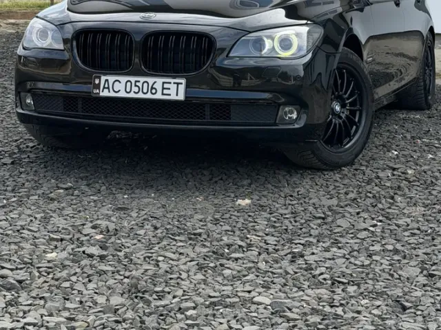 BMW 7 серії - фото 1