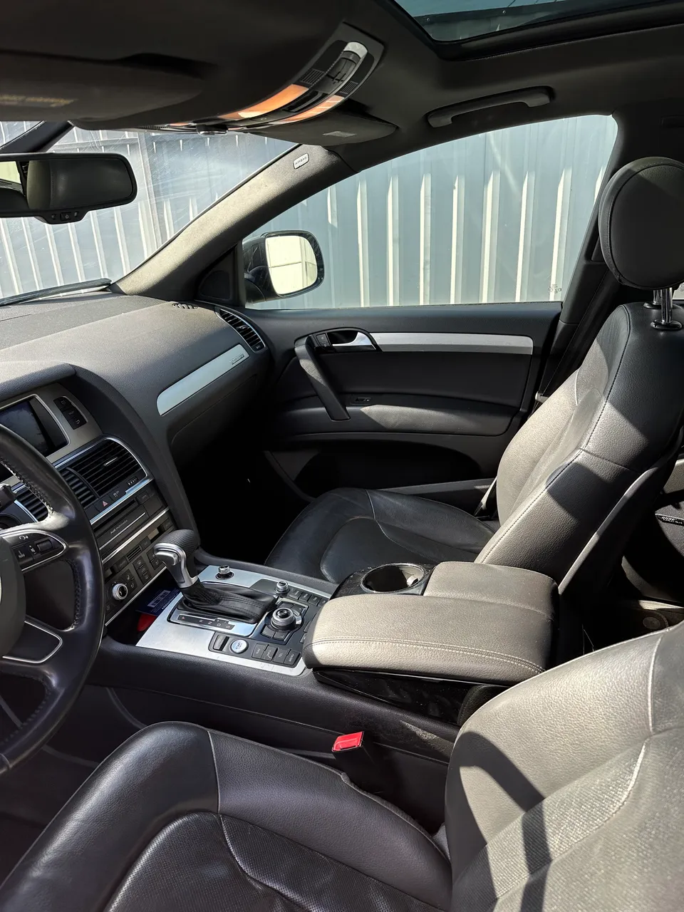 Audi Q7 - фото 11