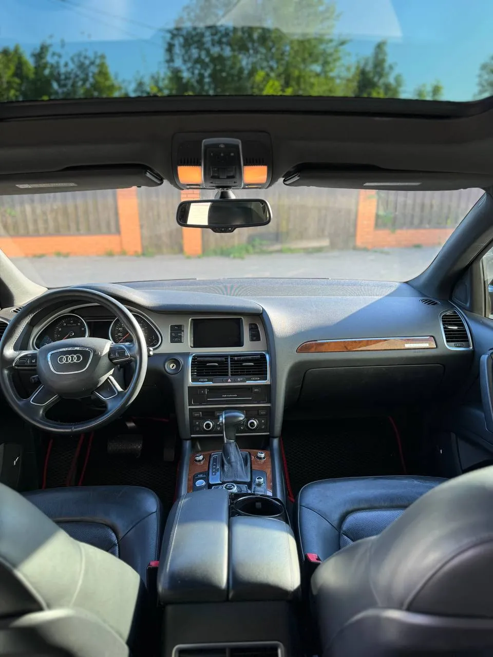 Audi Q7 - фото 8