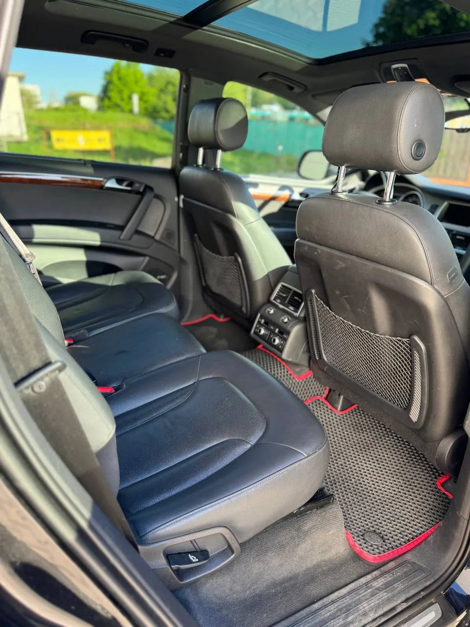 Audi Q7 - фото 6