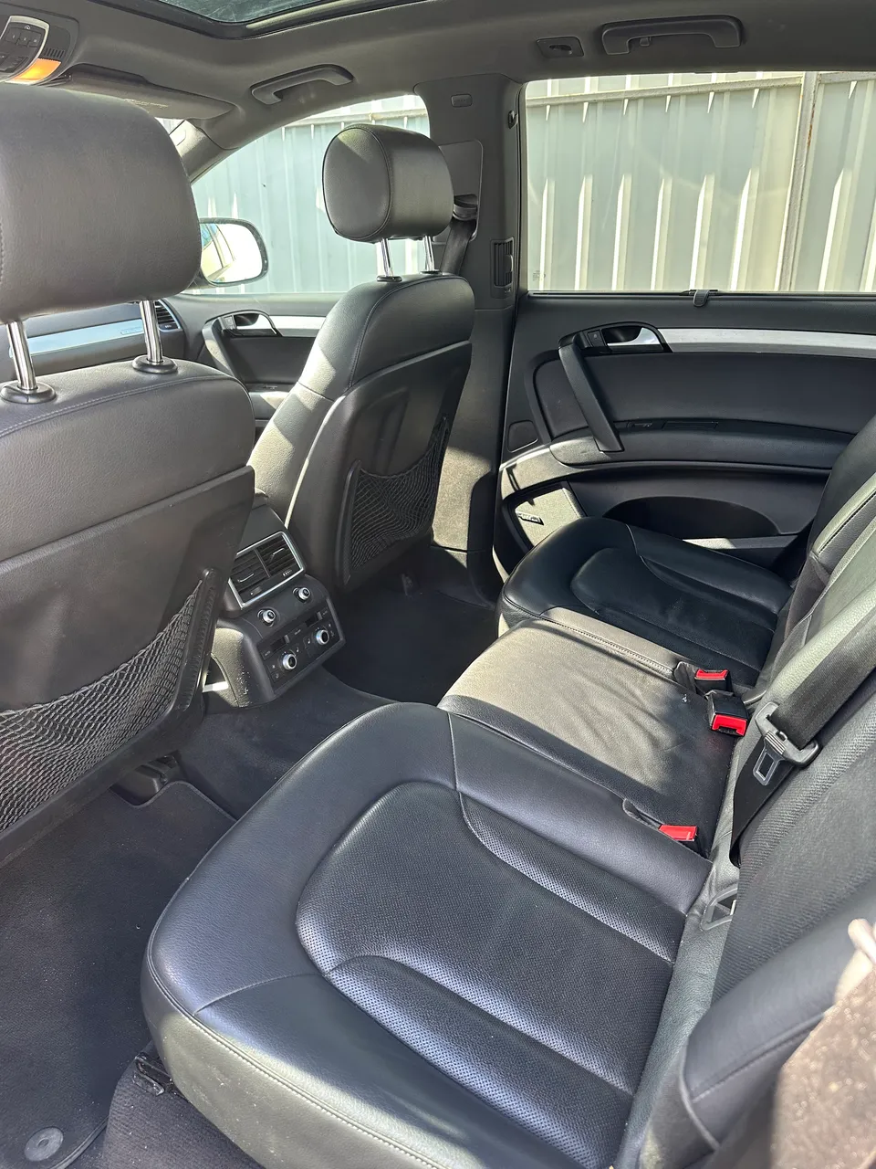 Audi Q7 - фото 12
