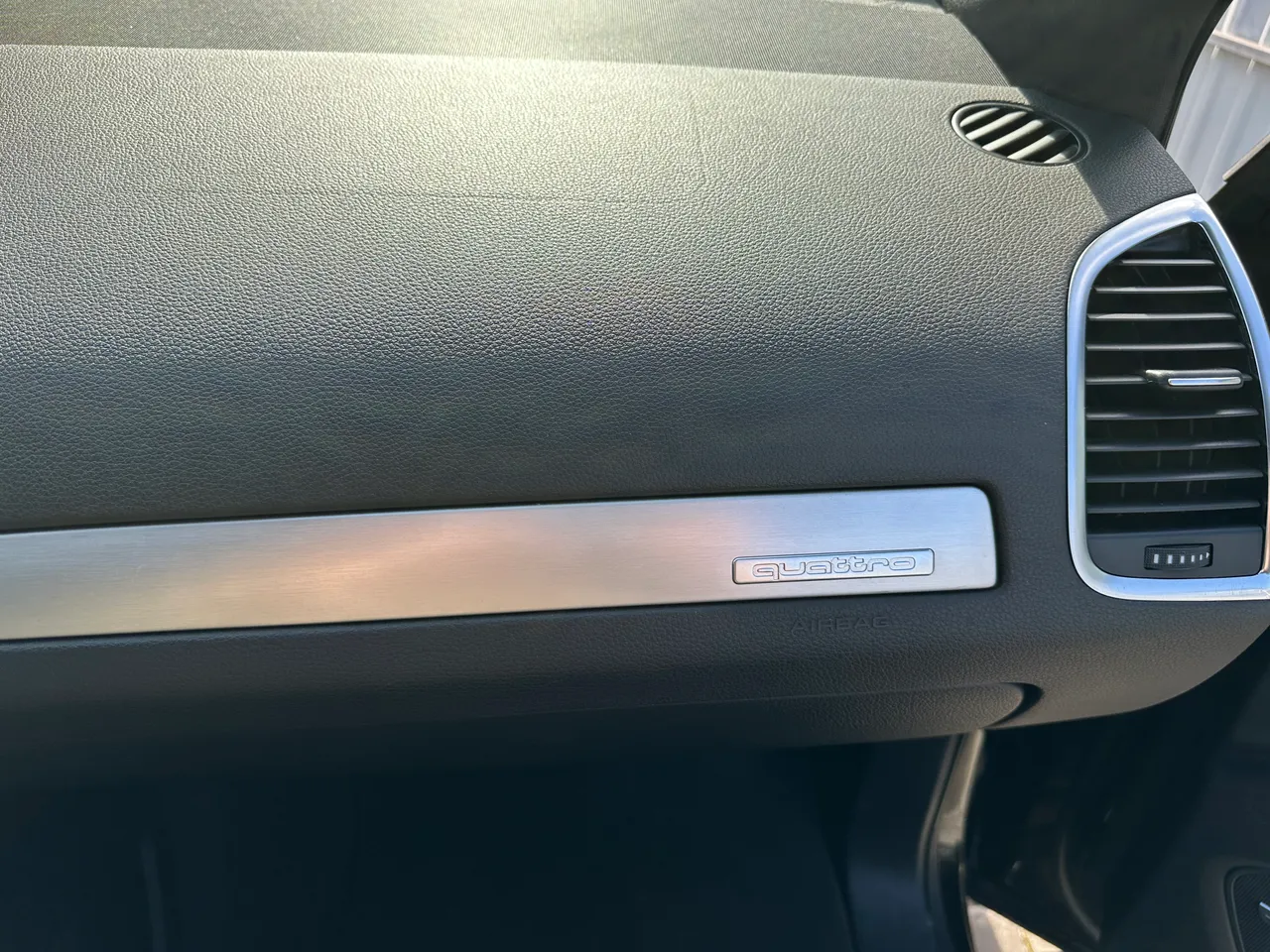 Audi Q7 - фото 8
