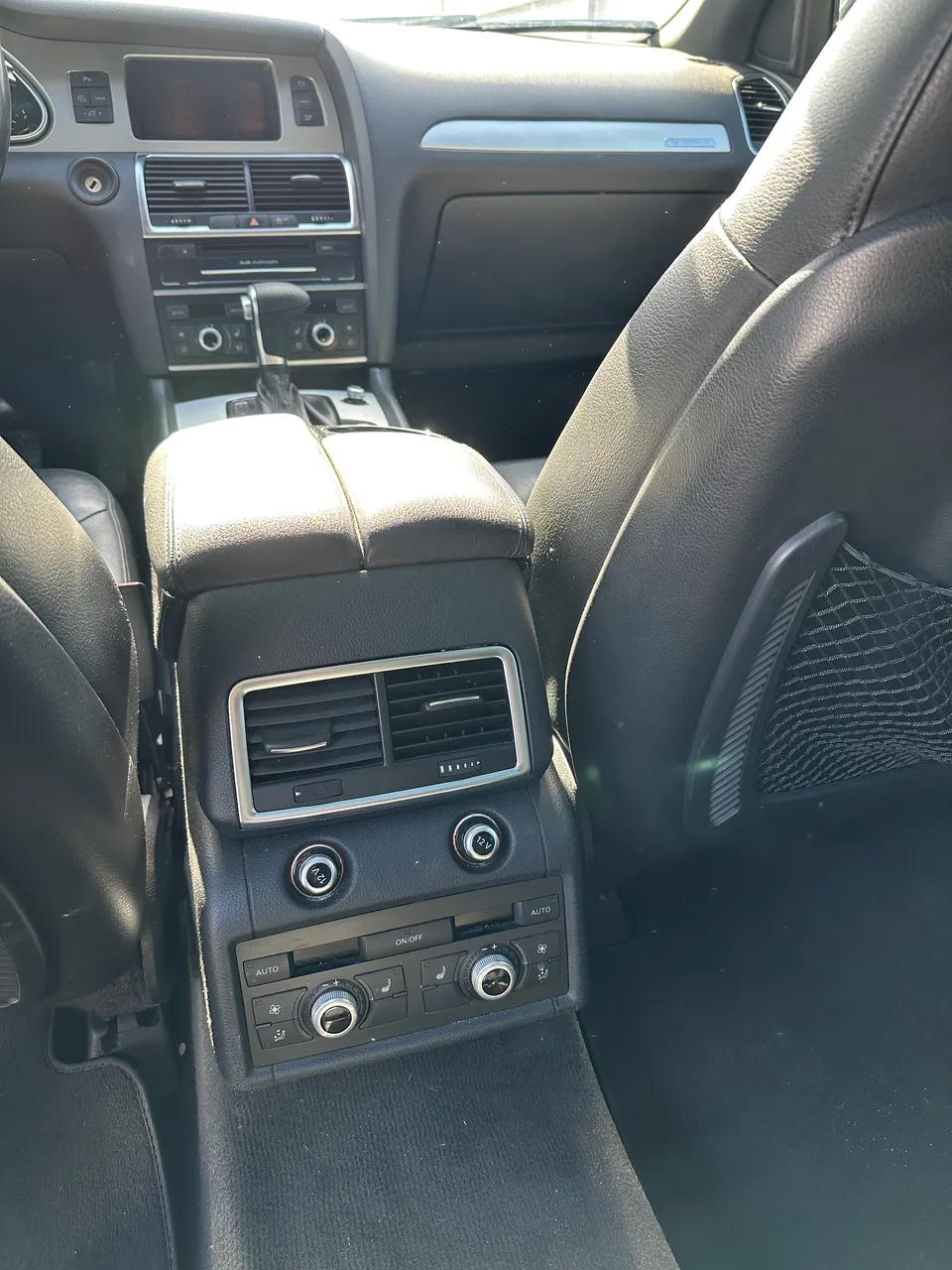 Audi Q7 - фото 7