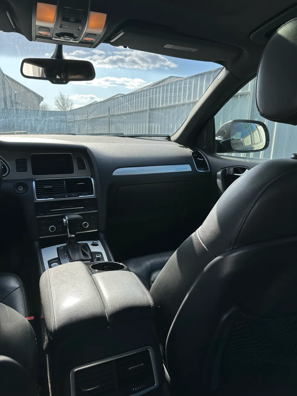 Audi Q7 - фото 10