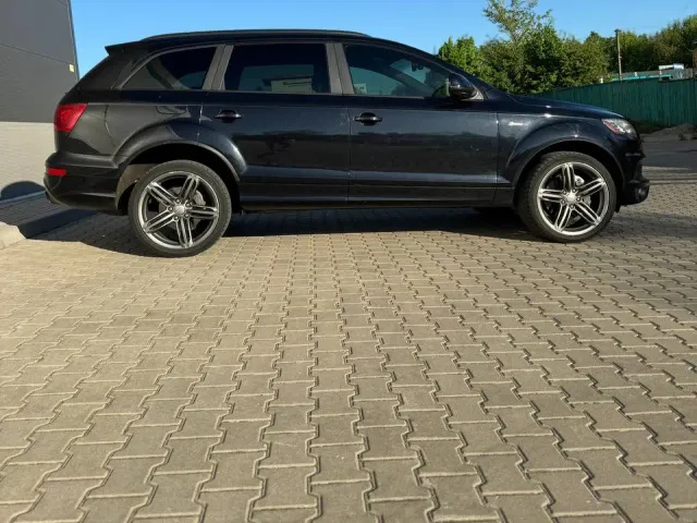 Audi Q7 - фото 5