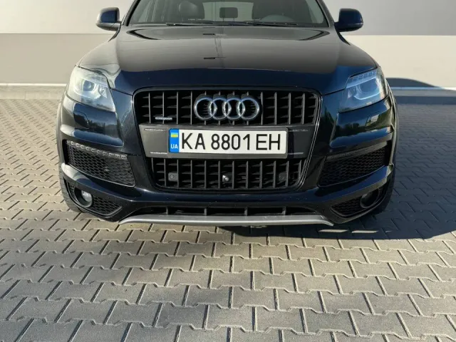 Audi Q7 - фото 1