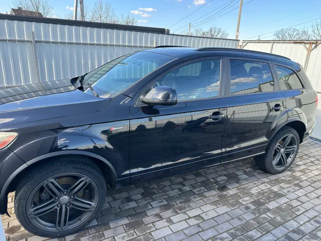 Audi Q7 - фото 2