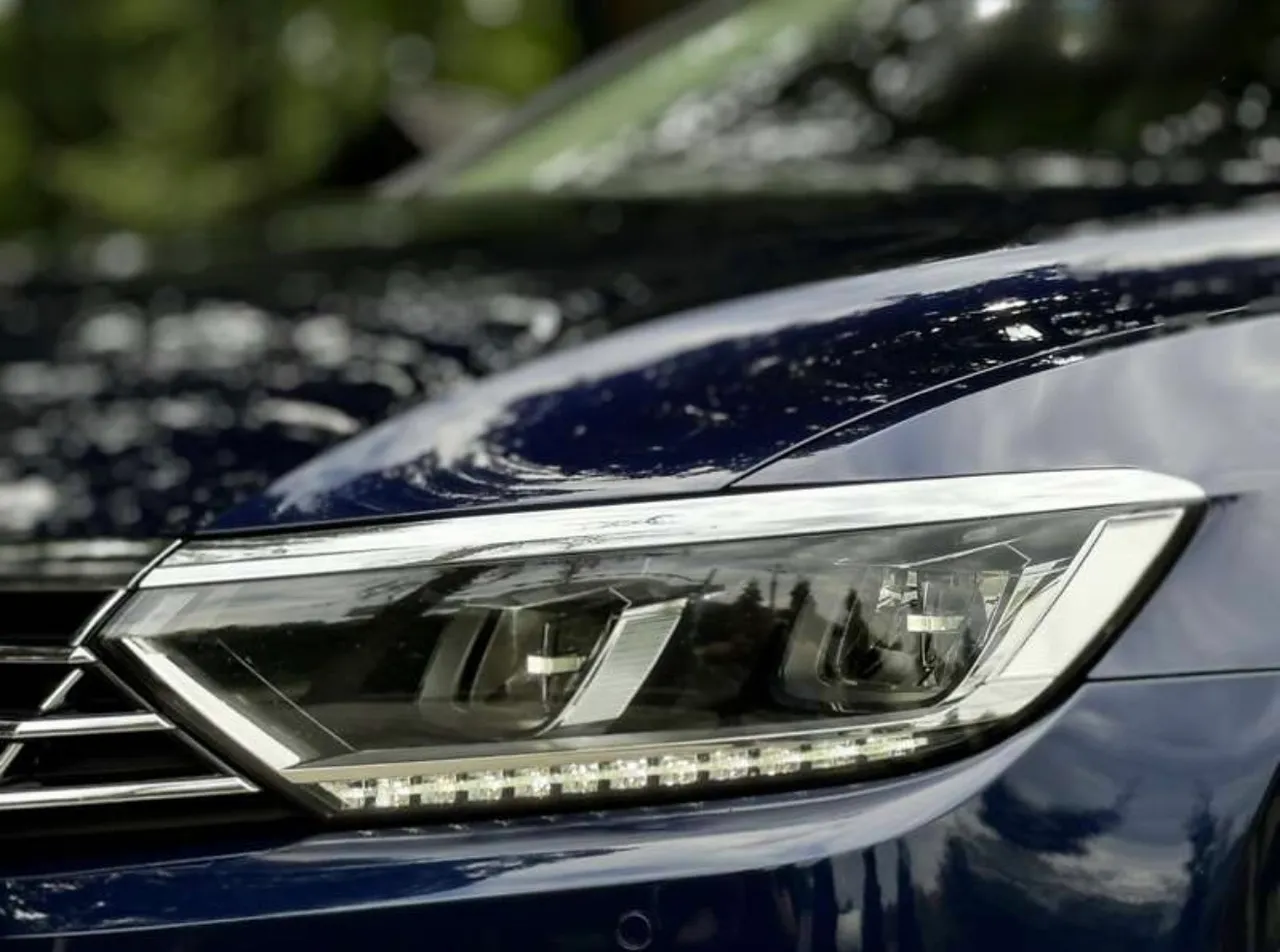 Volkswagen Passat - фото 3