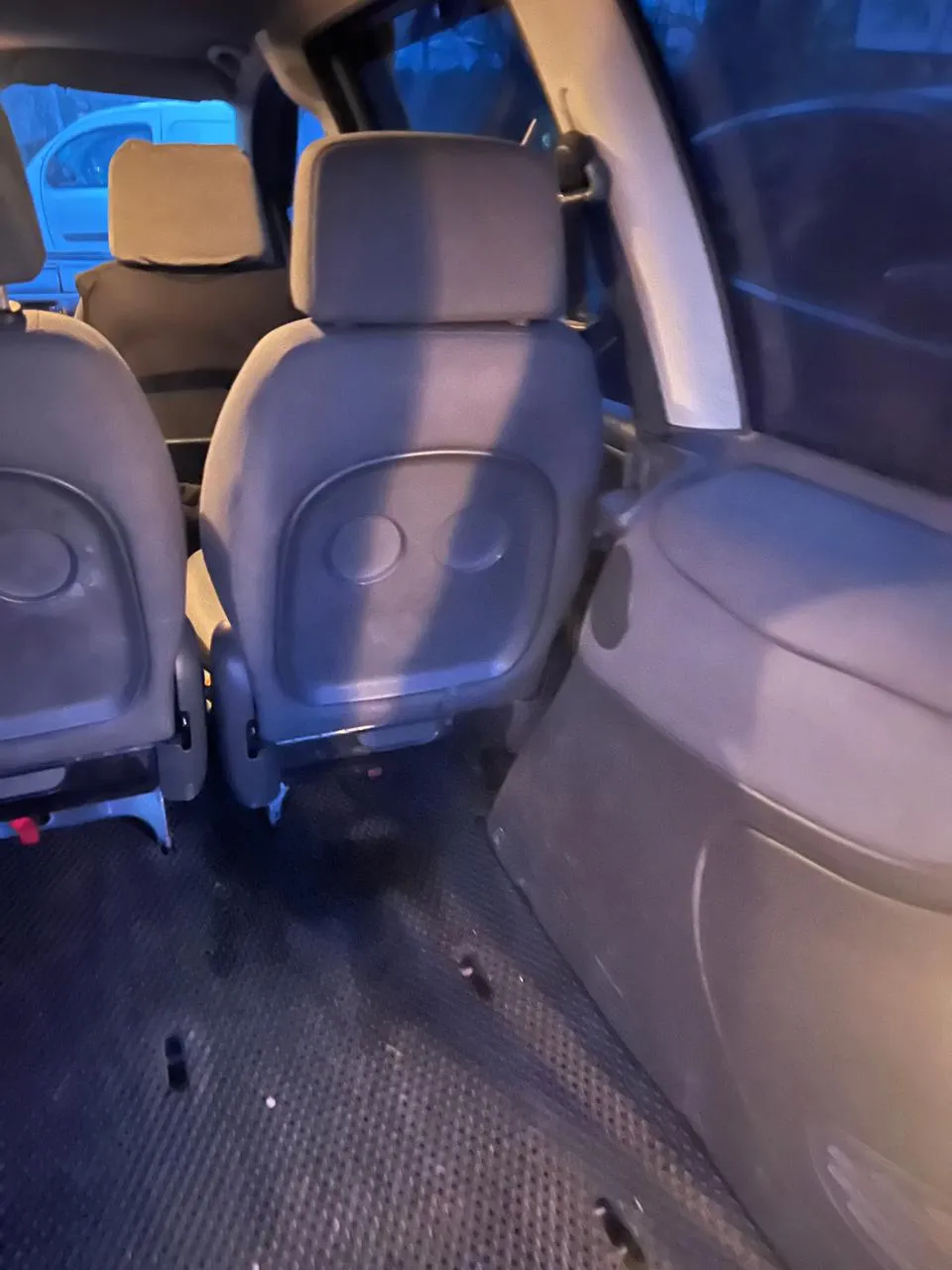 Ford Galaxy - фото 12