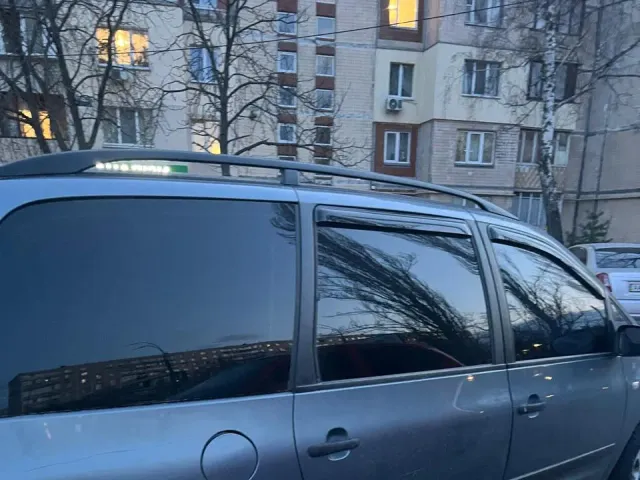 Ford Galaxy - фото 3