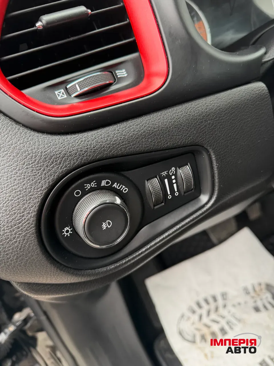 Jeep Renegade - фото 22
