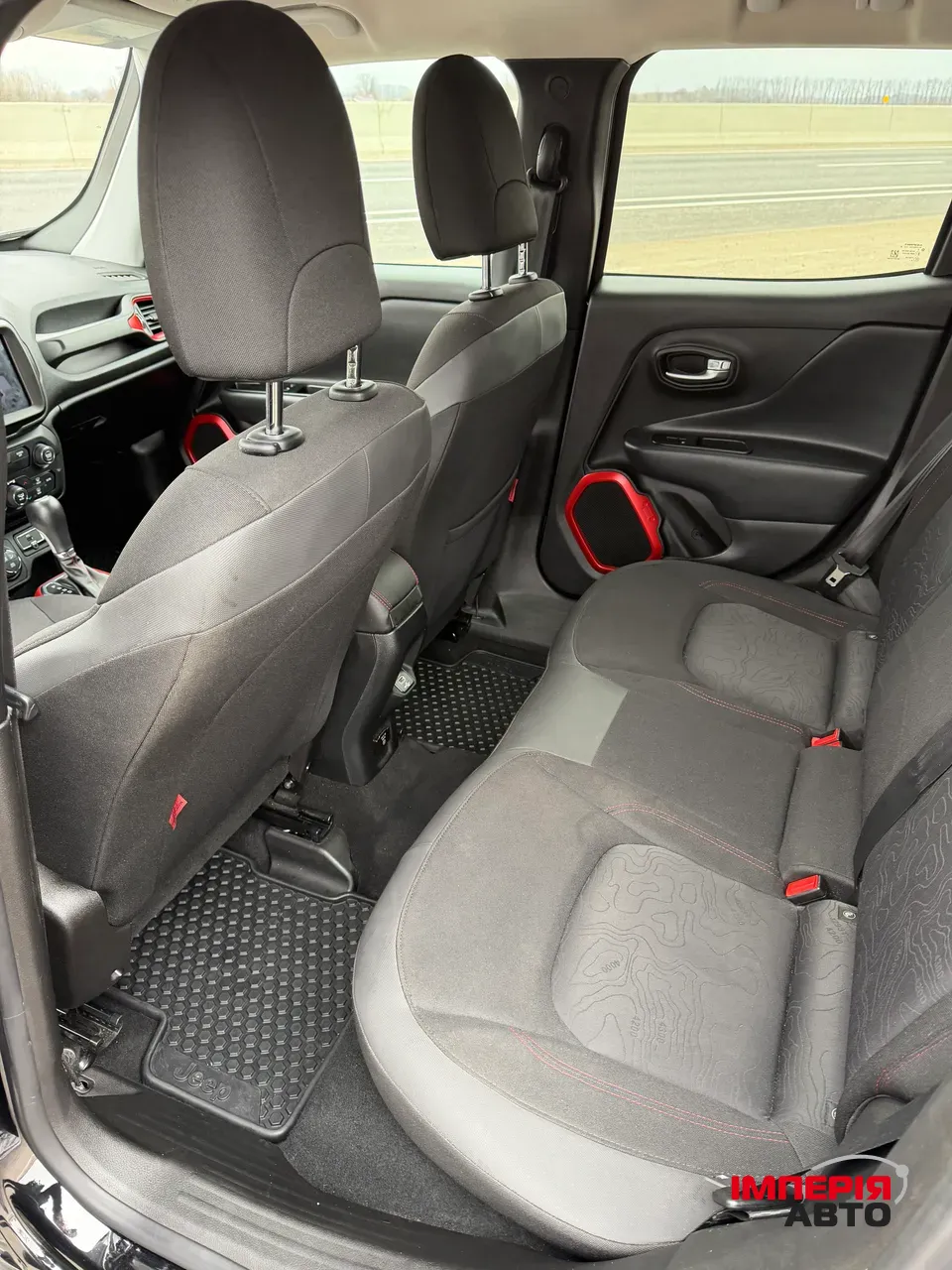 Jeep Renegade - фото 11
