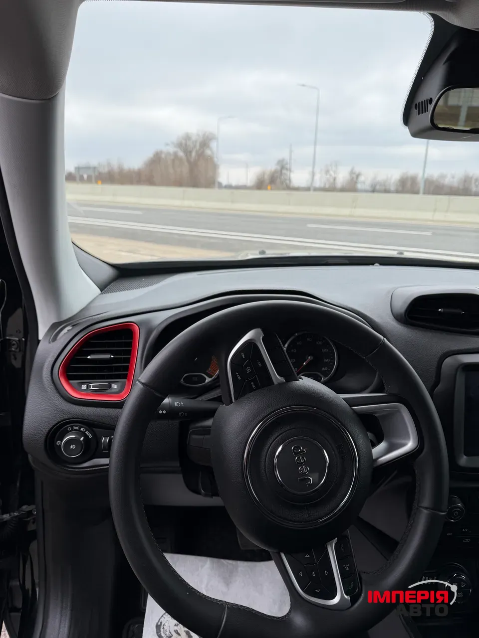Jeep Renegade - фото 9
