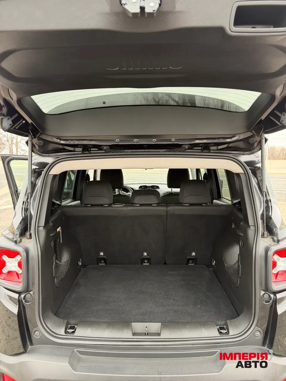 Jeep Renegade - фото 13