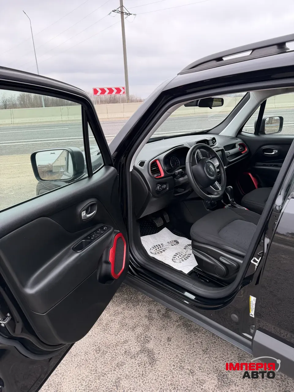 Jeep Renegade - фото 8