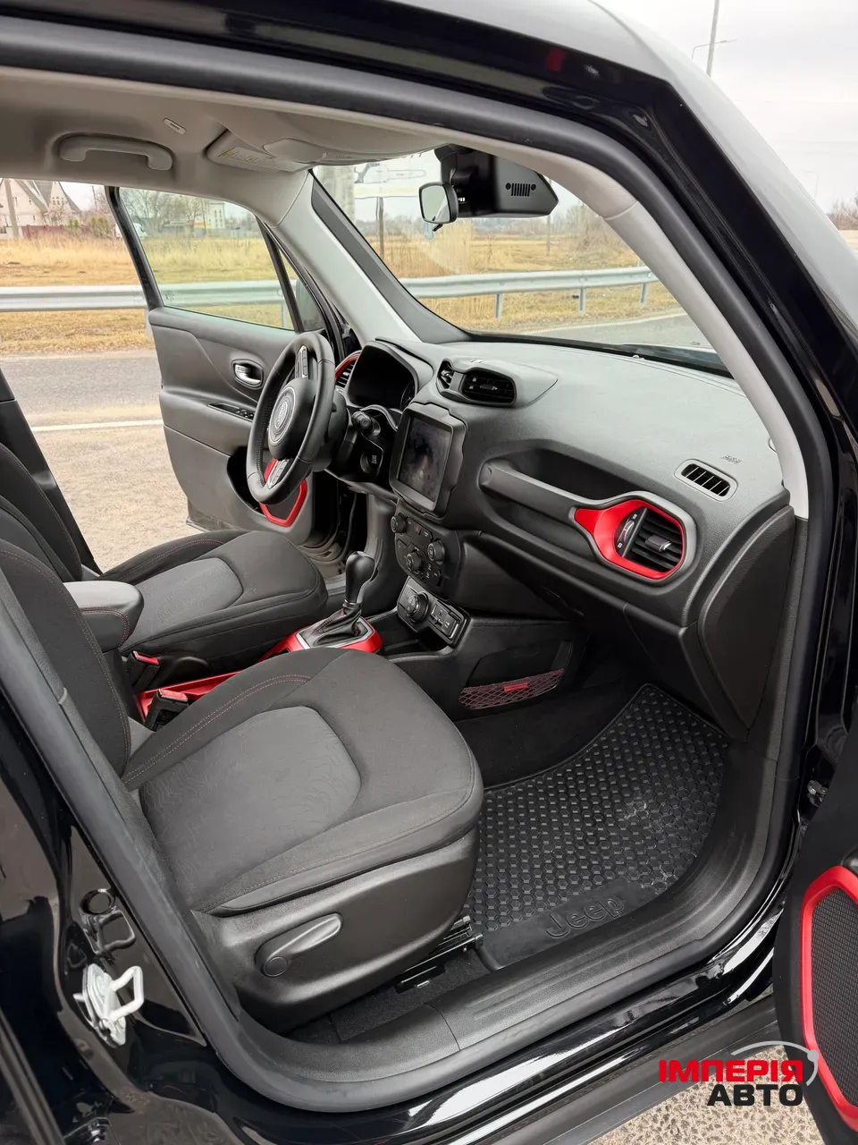 Jeep Renegade - фото 17