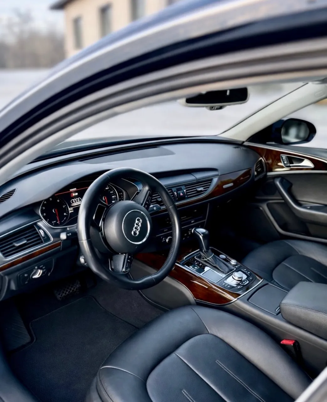 Audi A6 - фото 8